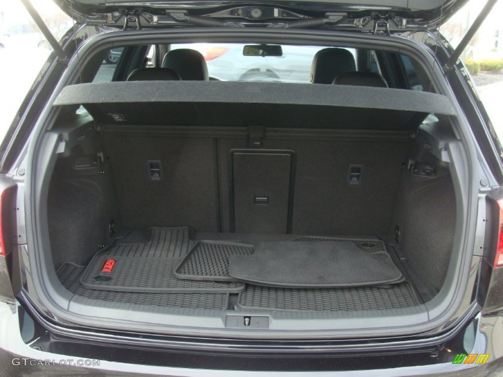 2015 Volkswagen Golf GTI 4-Door 2.0T SE Trunk Photos