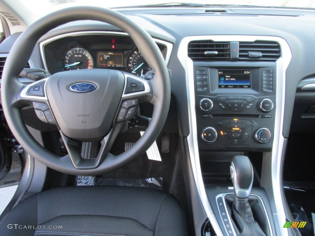 2015 Fusion SE - Magnetic Metallic / Charcoal Black photo #24