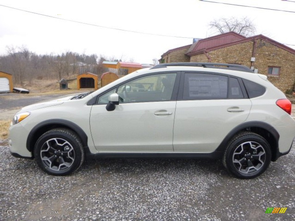 2015 XV Crosstrek 2.0i Premium - Desert Khaki / Black photo #6
