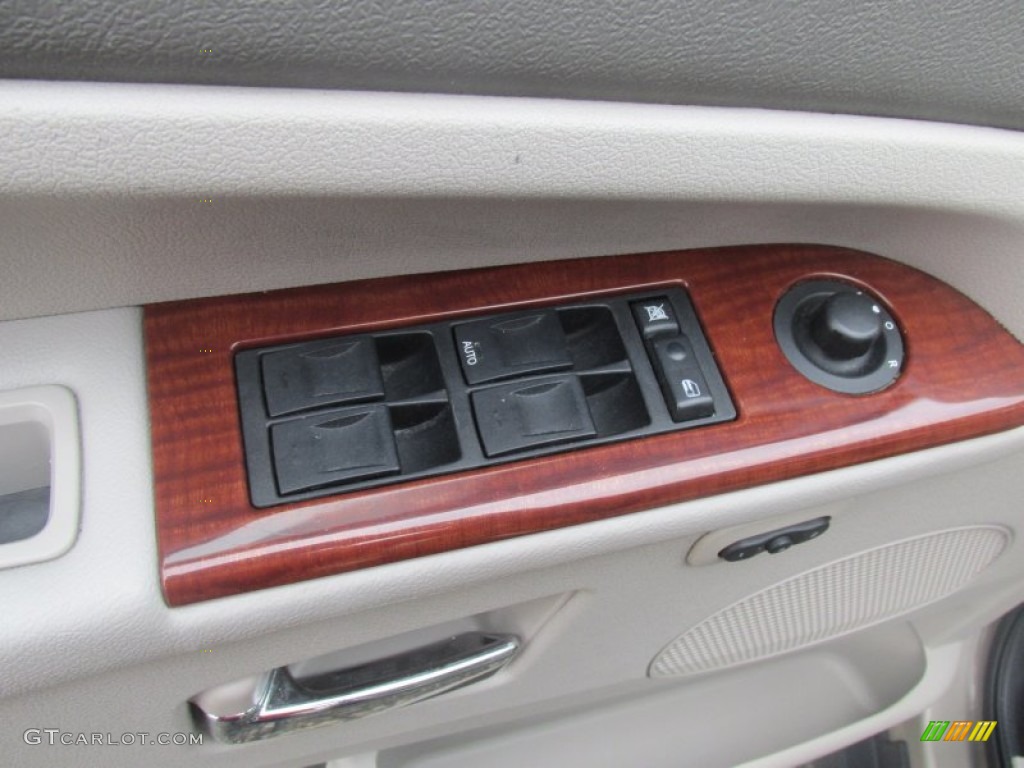 2005 Grand Cherokee Limited 4x4 - Light Khaki Metallic / Dark Khaki/Light Graystone photo #25