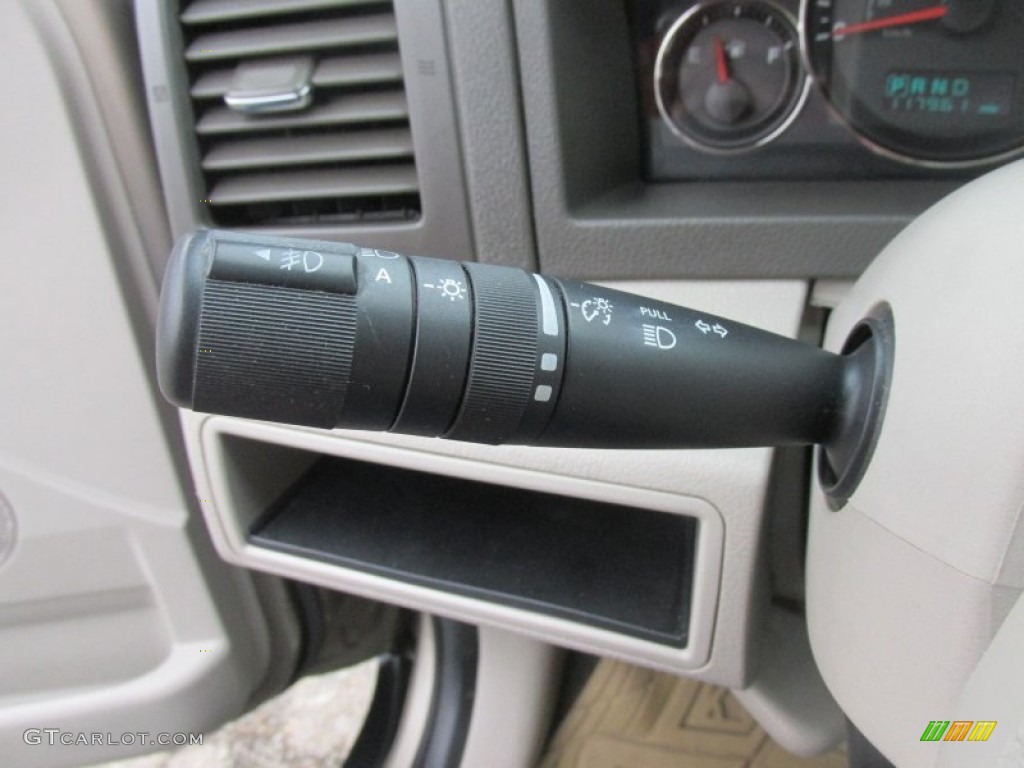 2005 Grand Cherokee Limited 4x4 - Light Khaki Metallic / Dark Khaki/Light Graystone photo #36