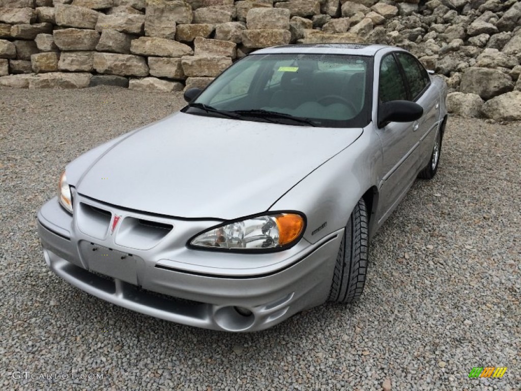 2004 Grand Am GT Sedan - Galaxy Silver Metallic / Dark Pewter photo #2