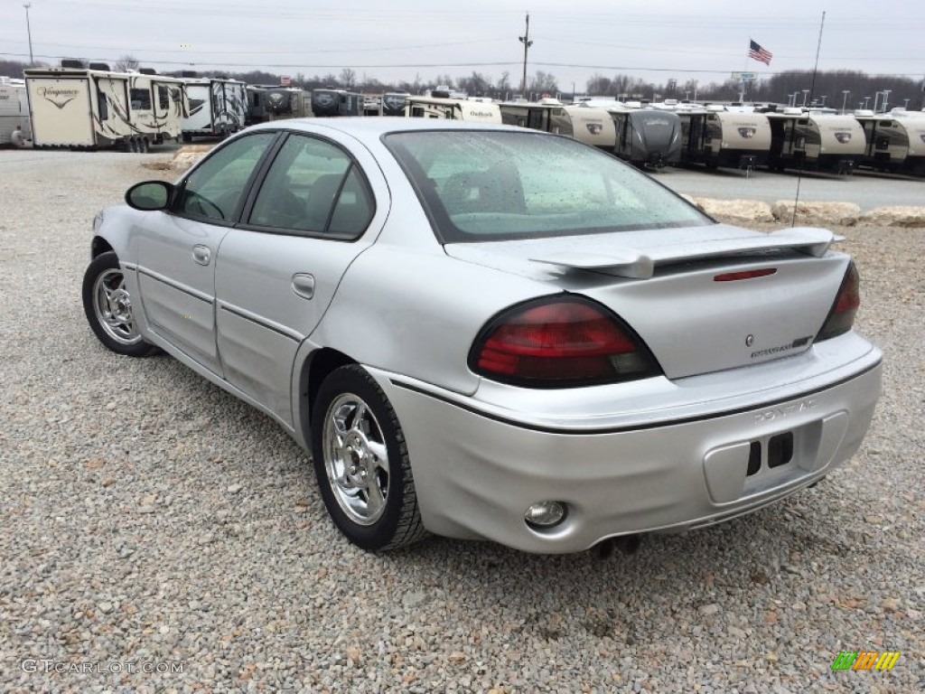 2004 Grand Am GT Sedan - Galaxy Silver Metallic / Dark Pewter photo #18