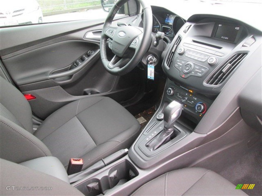 Charcoal Black Interior 2015 Ford Focus SE Sedan Photo #101429842