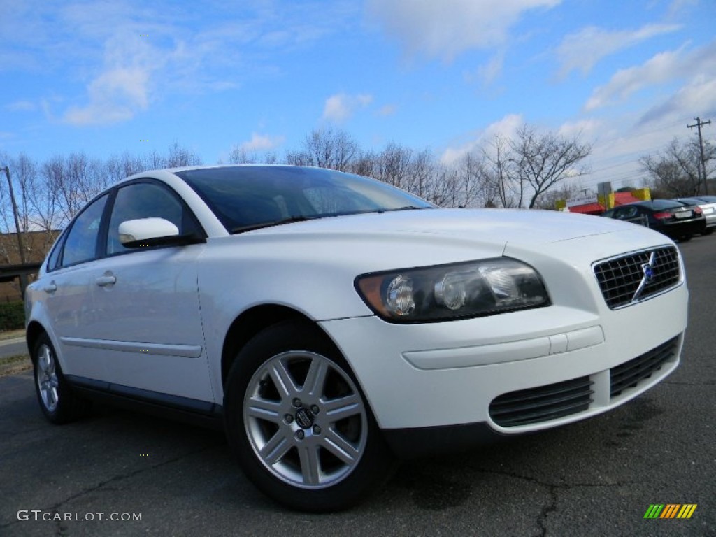 Ice White 2006 Volvo S40 2.4i Exterior Photo #101432089