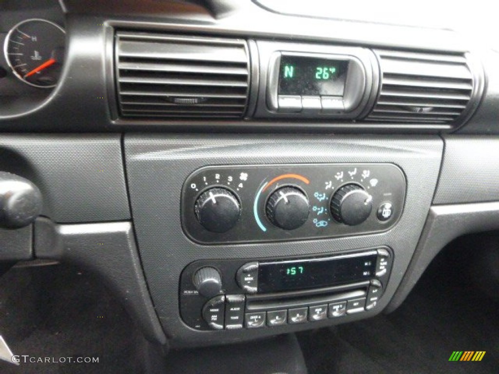 2005 Sebring Sedan - Graphite Metallic / Dark Slate Gray photo #13