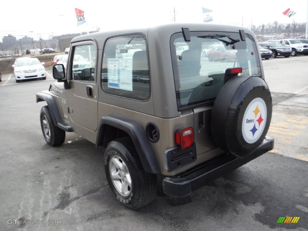 2004 Wrangler X 4x4 - Light Khaki Metallic / Khaki photo #7
