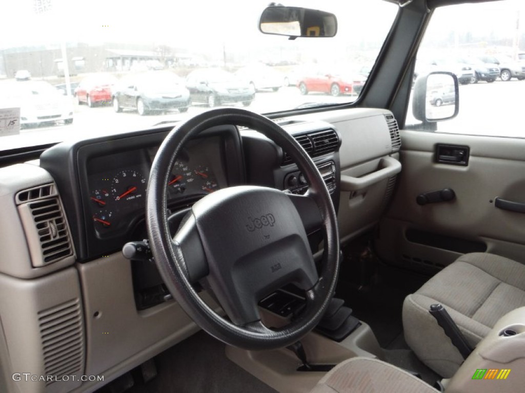 2004 Wrangler X 4x4 - Light Khaki Metallic / Khaki photo #11