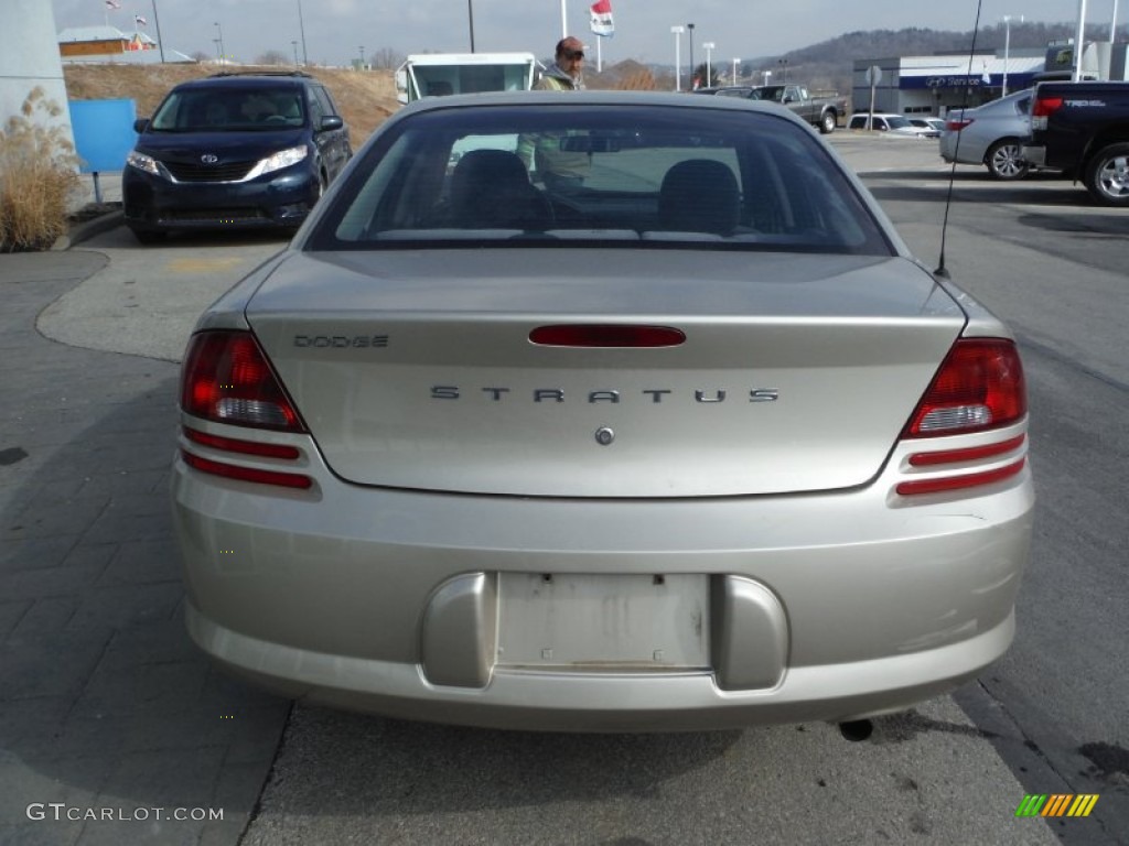 2006 Stratus SXT Sedan - Linen Gold Metallic / Dark Slate Grey photo #7