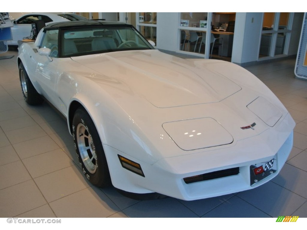White Chevrolet Corvette
