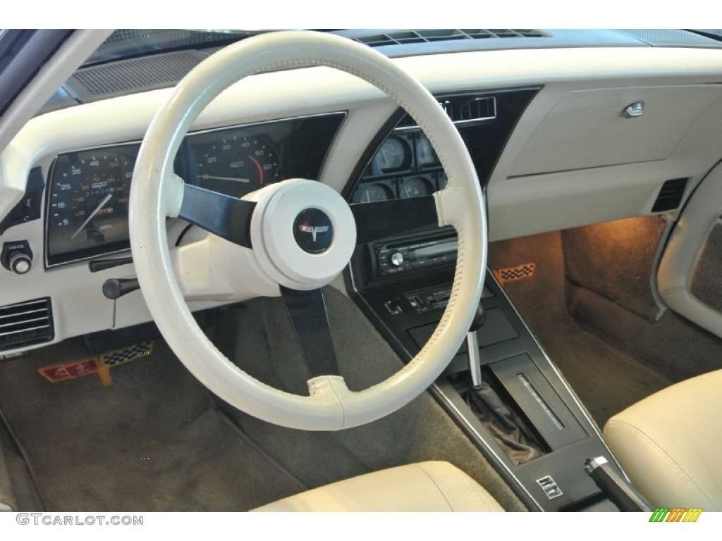 1980 Corvette Coupe - White / Oyster photo #30
