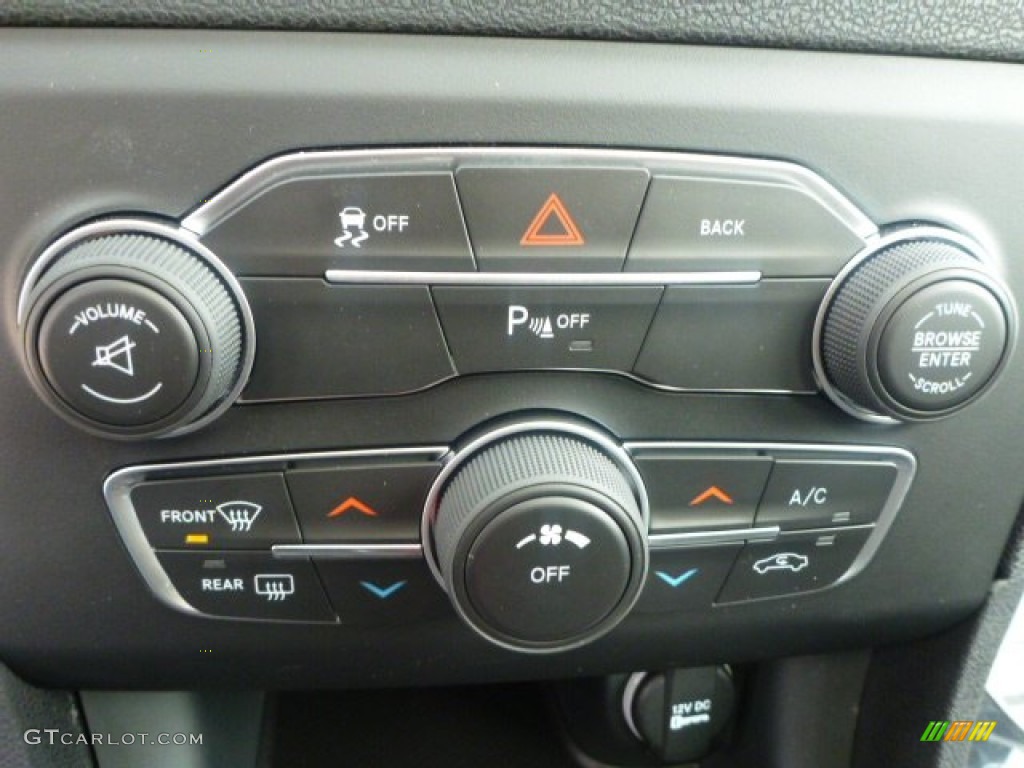 2015 Dodge Charger SE AWD Controls Photos