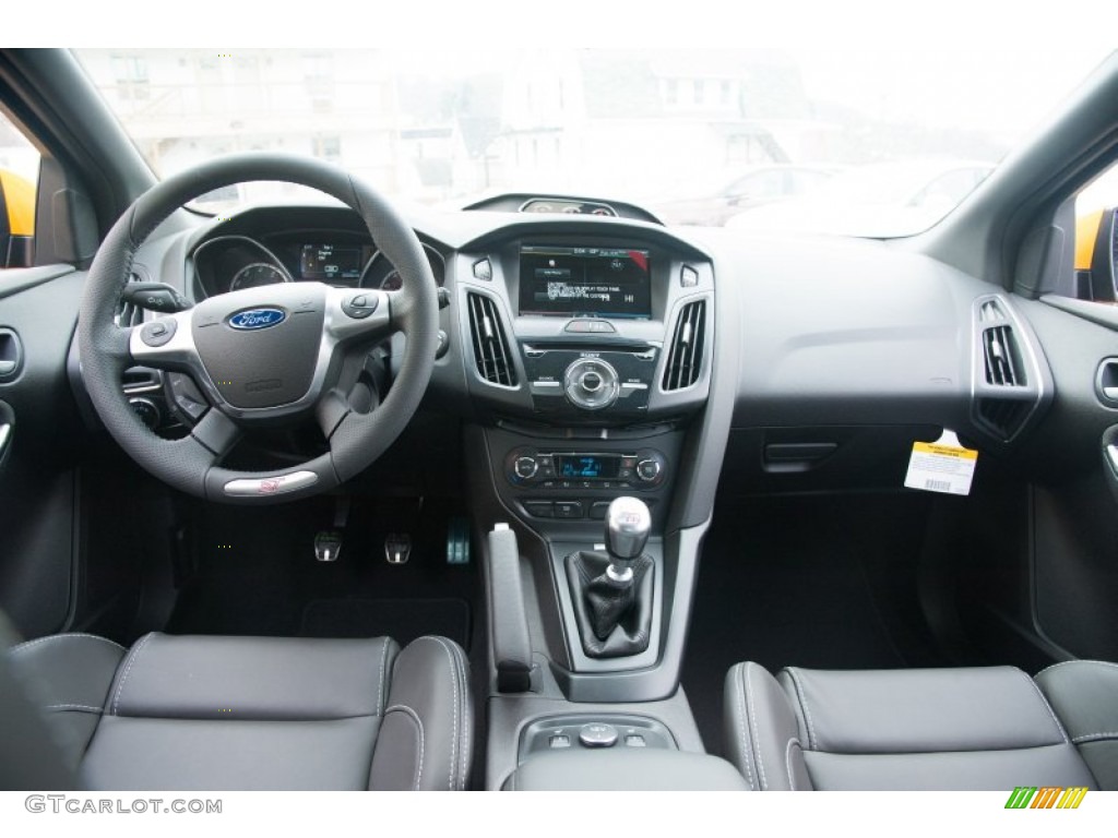 2014 Ford Focus ST Hatchback ST Charcoal Black Recaro Sport Seats Dashboard Photo #101465637