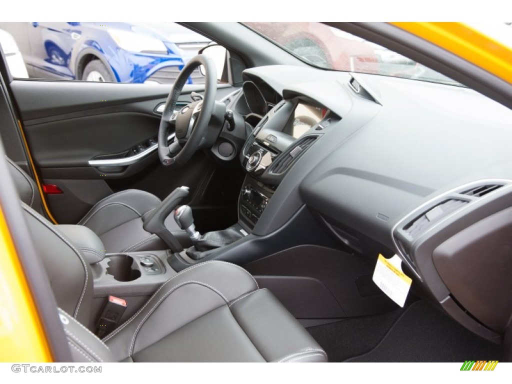 2014 Ford Focus ST Hatchback ST Charcoal Black Recaro Sport Seats Dashboard Photo #101465703