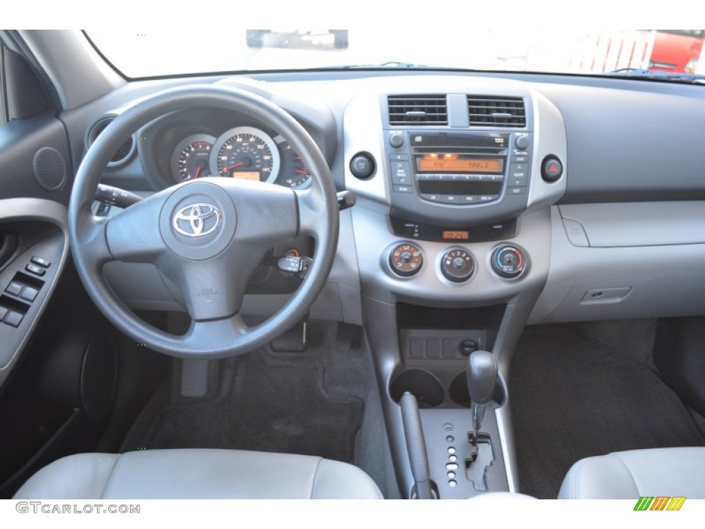 2006 RAV4  - Classic Silver Metallic / Ash photo #11