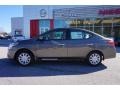 Titanium - Versa 1.6 SV Sedan Photo No. 2