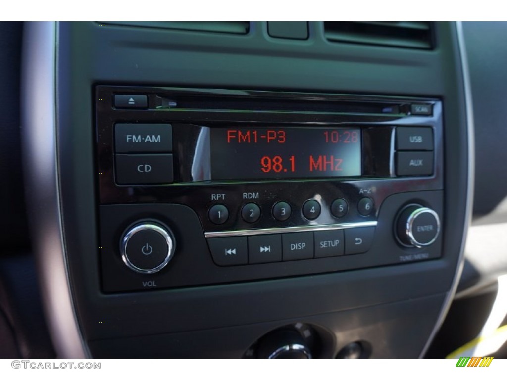 2015 Nissan Versa 1.6 SV Sedan Audio System Photo #101468550