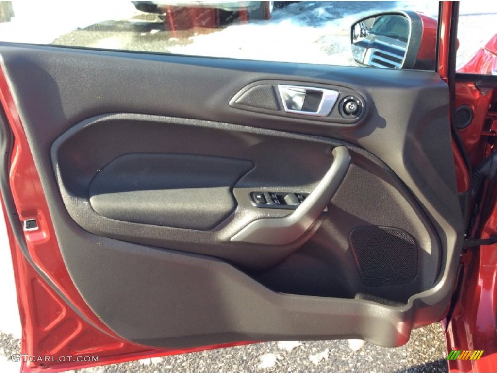 2014 Ford Fiesta SE Sedan Charcoal Black Door Panel Photo #101469507