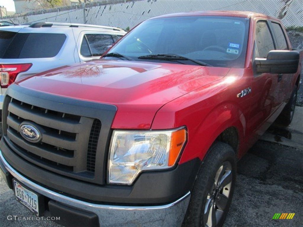 2010 F150 XL SuperCrew - Vermillion Red / Medium Stone photo #2