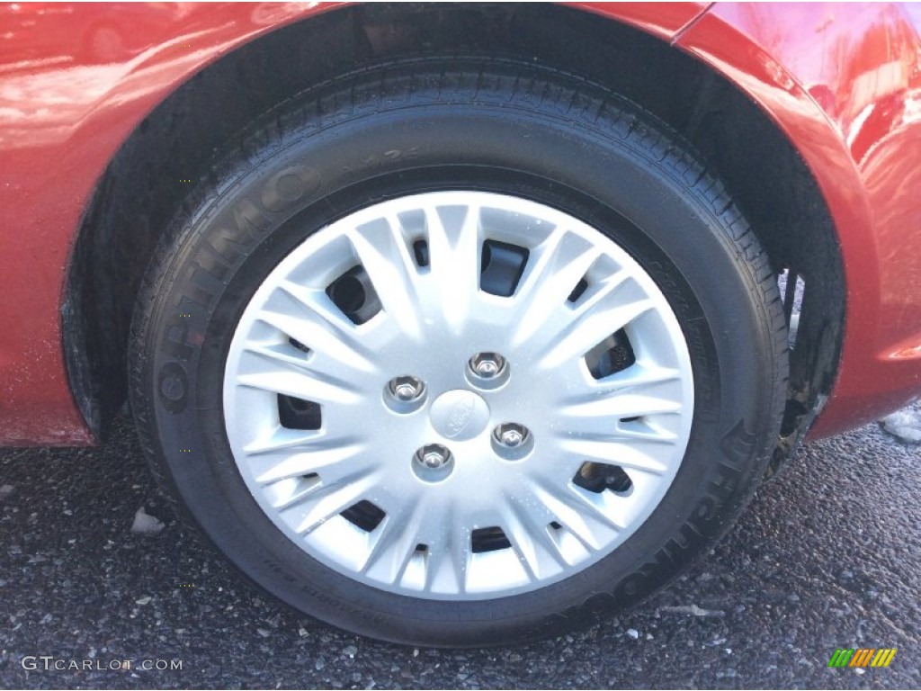 2014 Ford Fiesta SE Sedan Wheel Photos