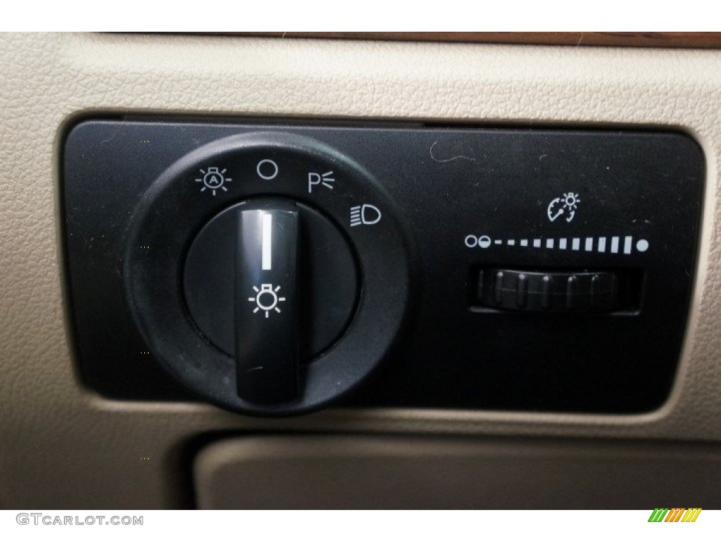 2004 Freestar Limited - Arizona Beige Metallic / Pebble Beige photo #24