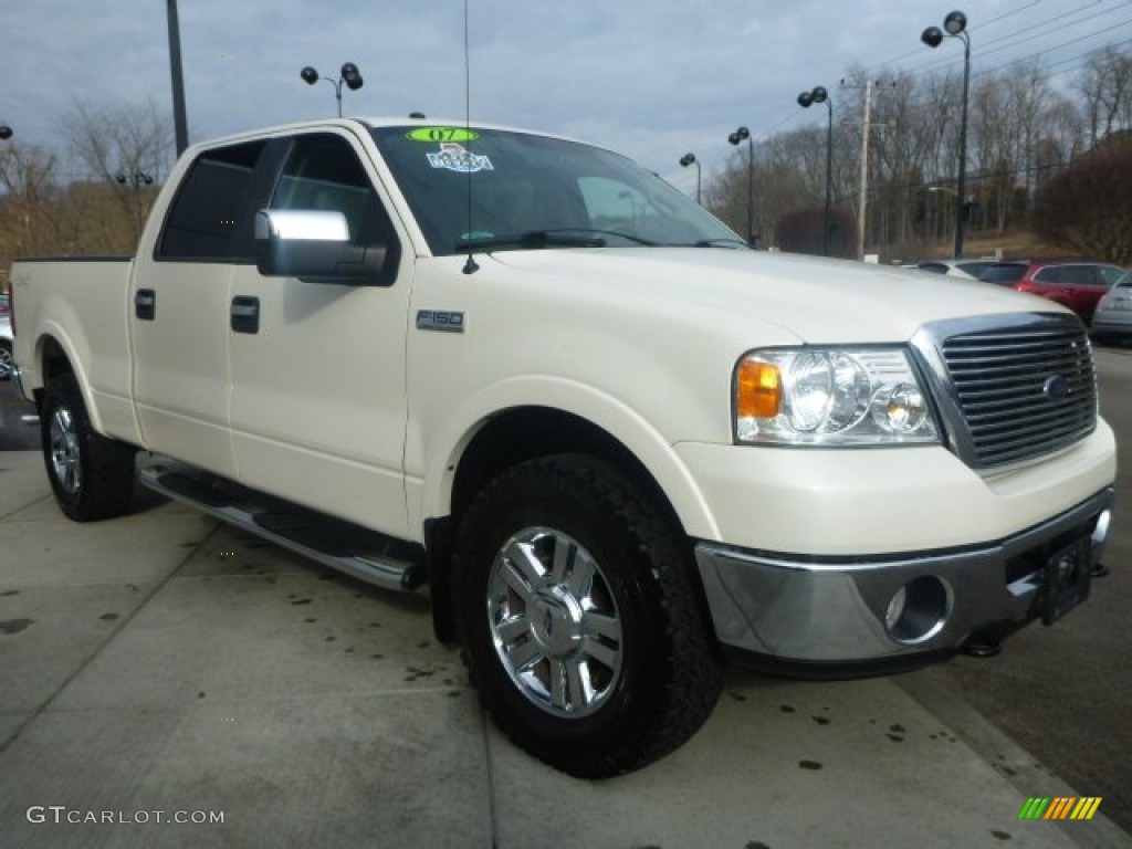 2007 F150 Lariat SuperCrew 4x4 - White Sand Tri-Coat / Tan photo #11