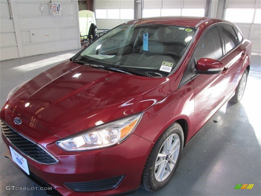 2015 Focus SE Sedan - Ruby Red Metallic / Medium Light Stone photo #3