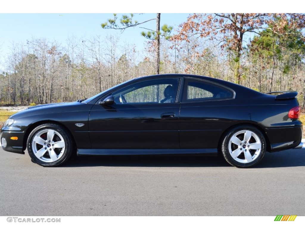2005 GTO Coupe - Phantom Black Metallic / Black photo #15
