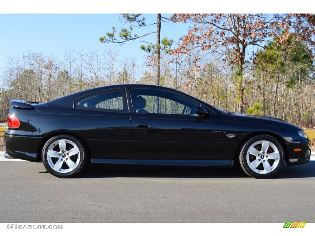 2005 GTO Coupe - Phantom Black Metallic / Black photo #16