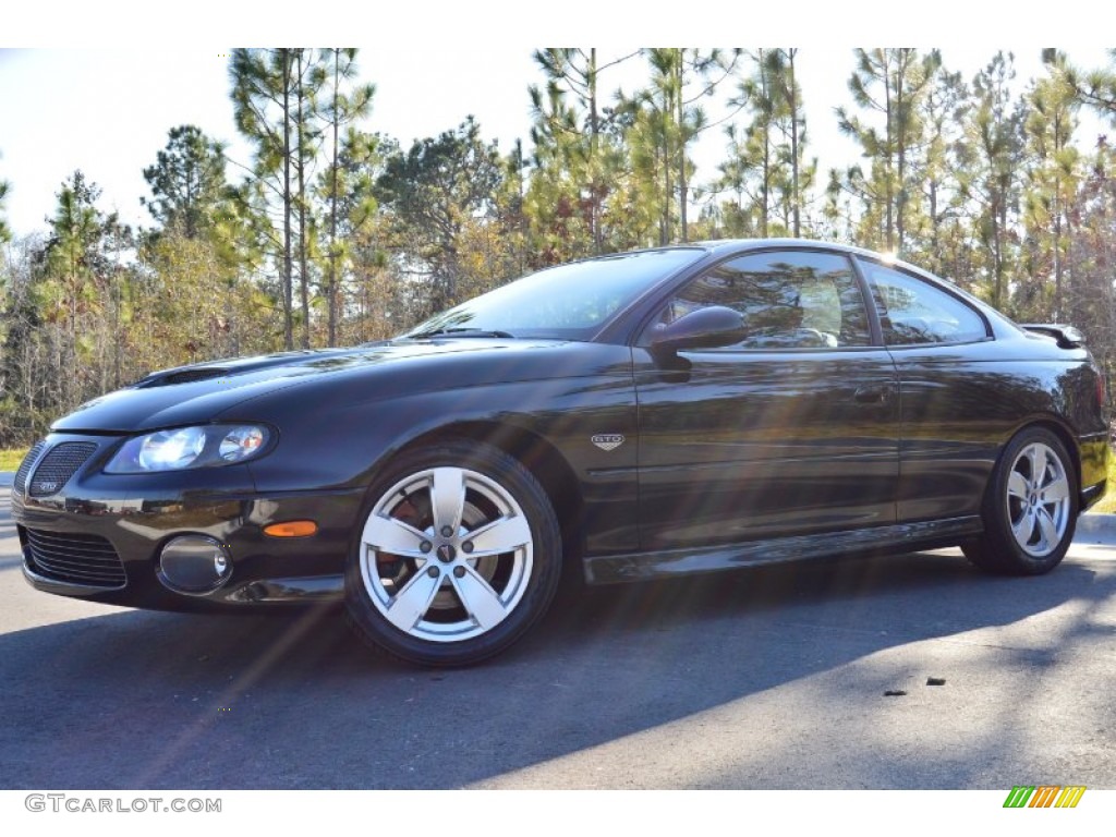 2005 GTO Coupe - Phantom Black Metallic / Black photo #21