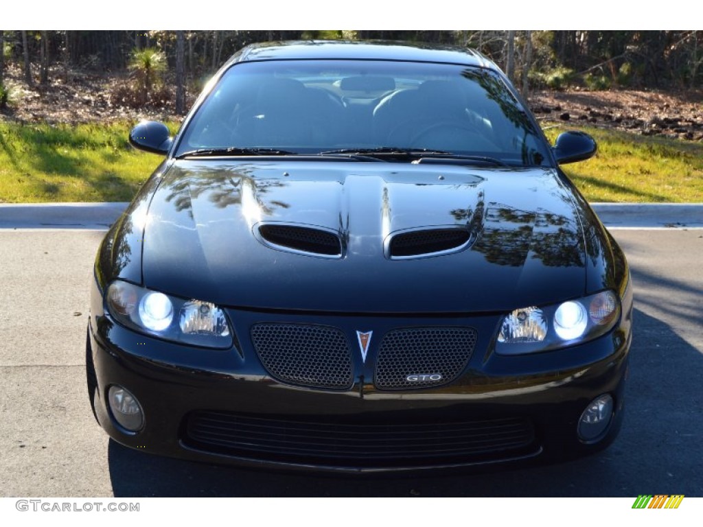 2005 GTO Coupe - Phantom Black Metallic / Black photo #27