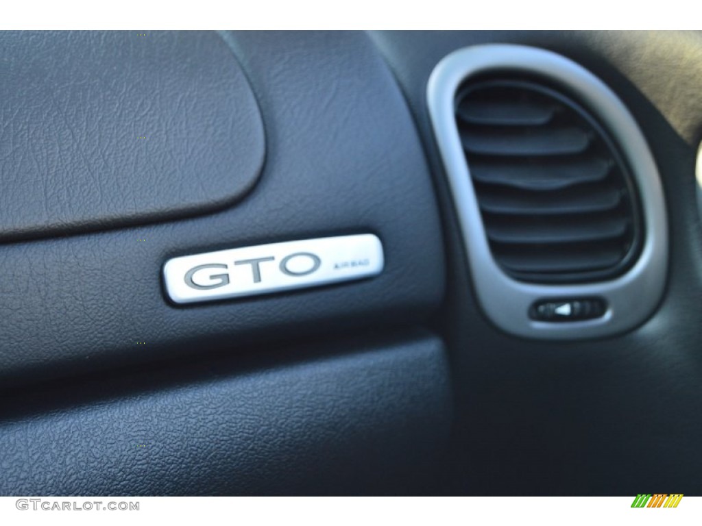 2005 GTO Coupe - Phantom Black Metallic / Black photo #34