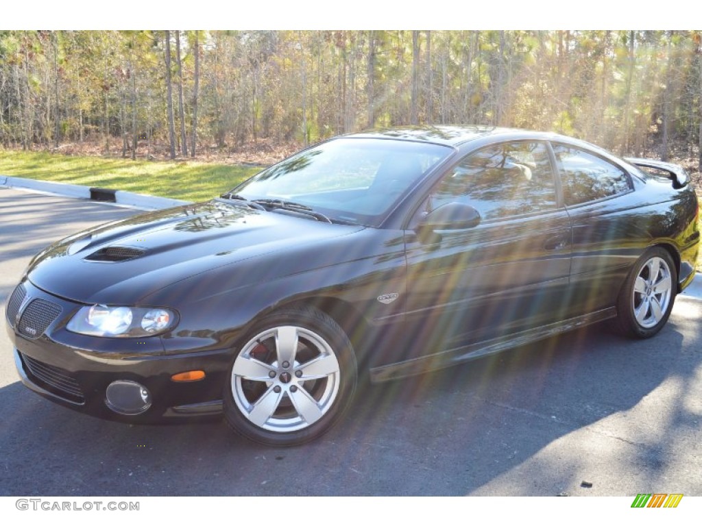 2005 GTO Coupe - Phantom Black Metallic / Black photo #46