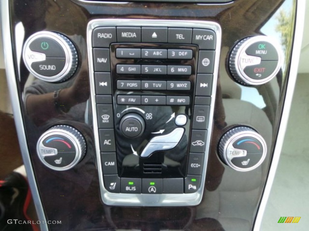 2015 Volvo XC70 T5 Drive-E Controls Photo #101484630