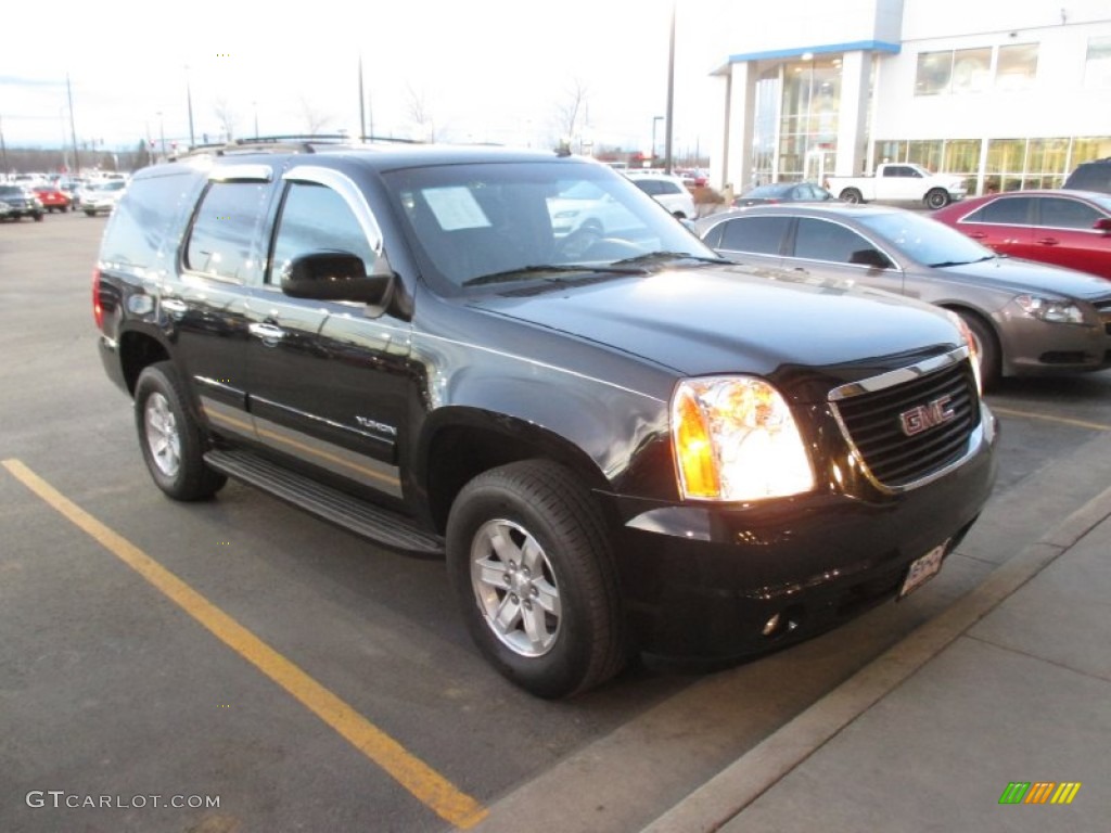 2014 Yukon SLT 4x4 - Onyx Black / Ebony photo #1