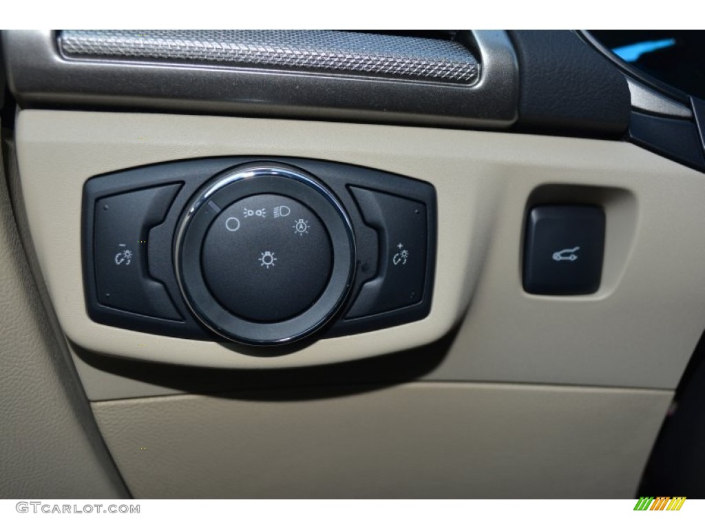 2015 Ford Fusion SE Controls Photo #101494418