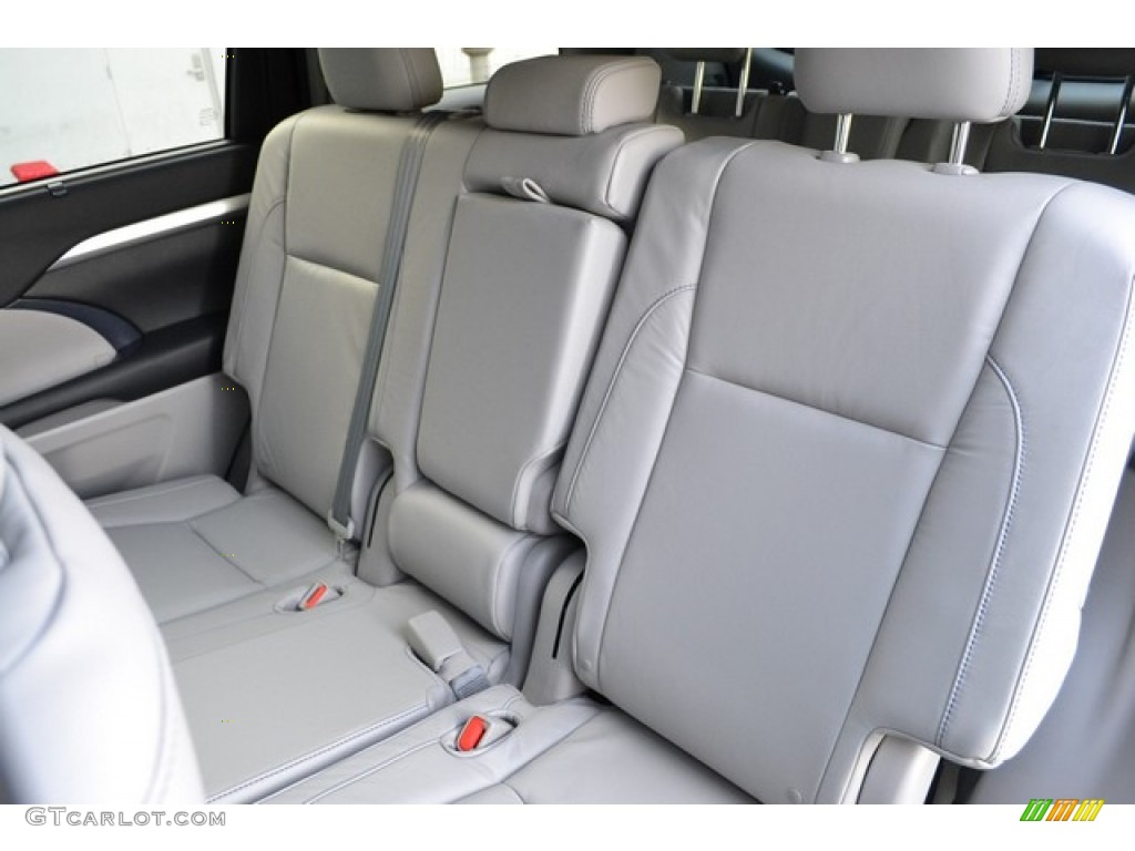 2015 Toyota Highlander XLE AWD Rear Seat Photo #101495294