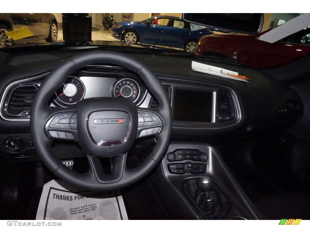 2015 Challenger R/T Scat Pack - Pitch Black / Black photo #8