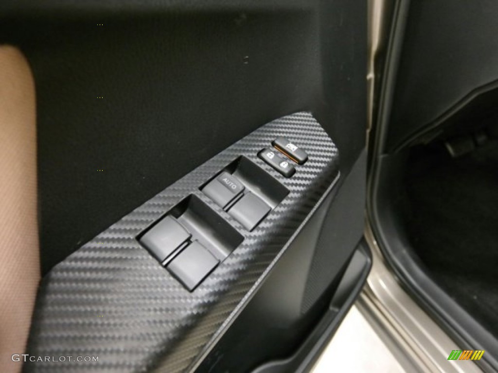 2015 RAV4 XLE - Pyrite Mica / Latte photo #28