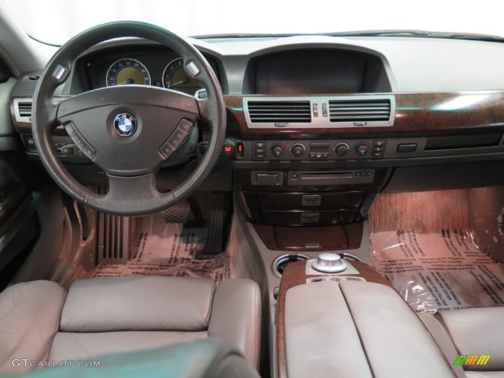 2003 BMW 7 Series 745i Sedan Basalt Grey/Flannel Grey Dashboard Photo #101507771