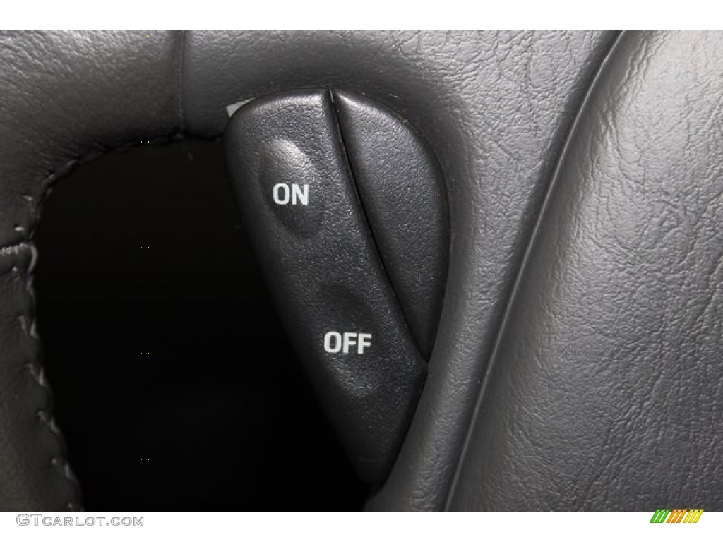 2006 Ford Escape XLT V6 4WD Controls Photo #101510270