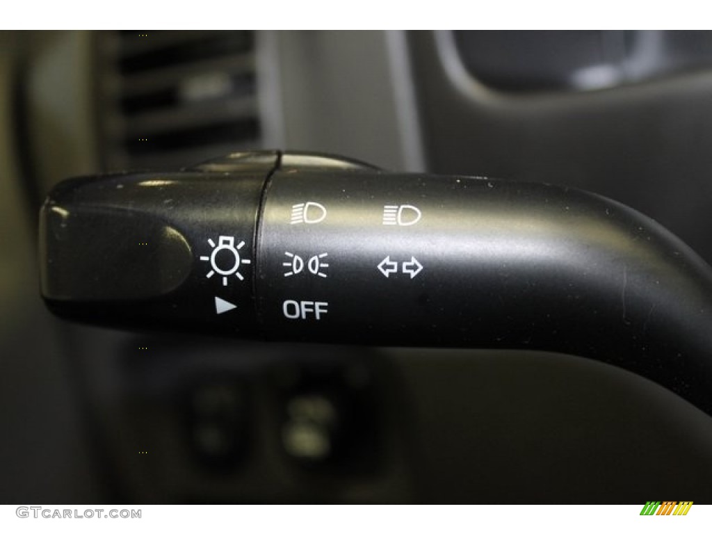 2006 Ford Escape XLT V6 4WD Controls Photo #101510294