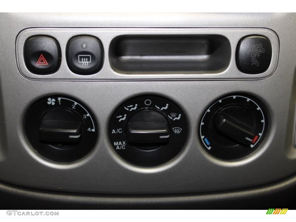 2006 Ford Escape XLT V6 4WD Controls Photos