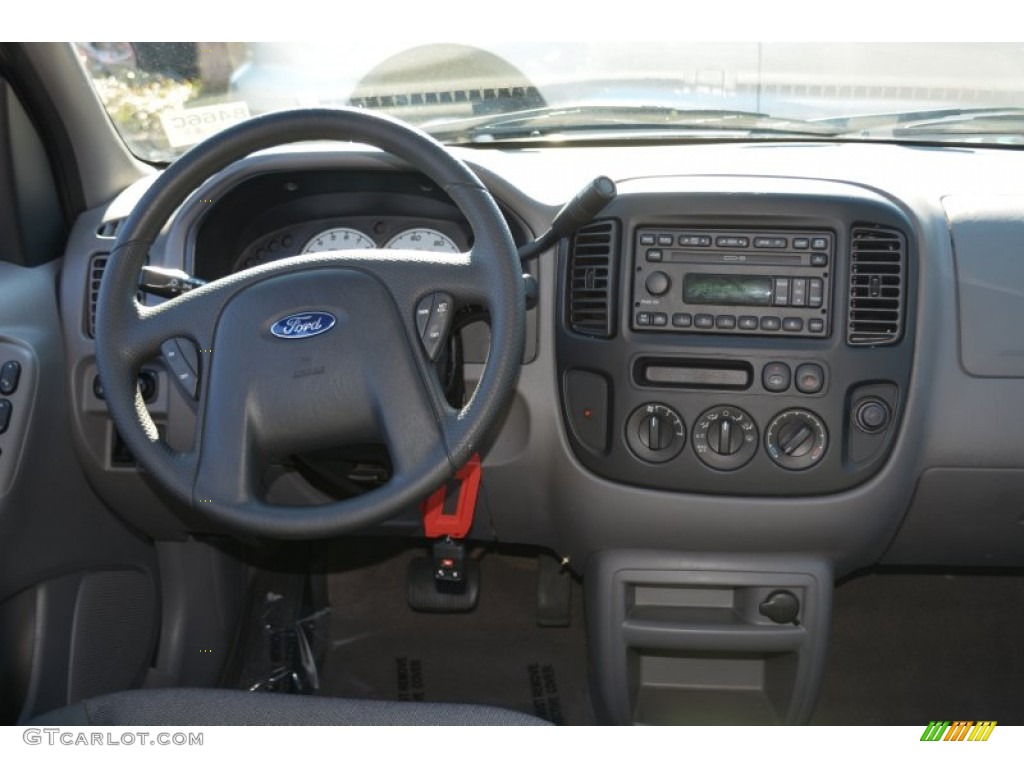 2002 Escape XLT V6 - Black Clearcoat / Medium Graphite photo #12