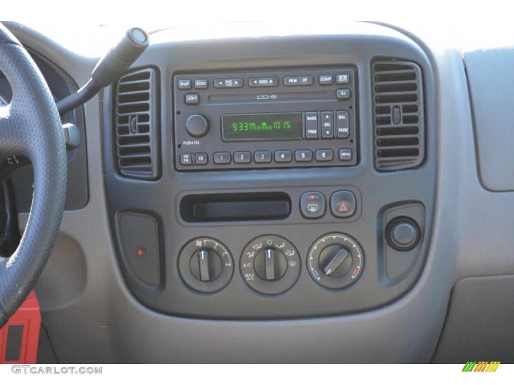 2002 Ford Escape XLT V6 Controls Photo #101516675