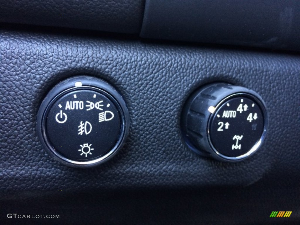 2015 GMC Canyon SLE Extended Cab 4x4 Controls Photo #101519389