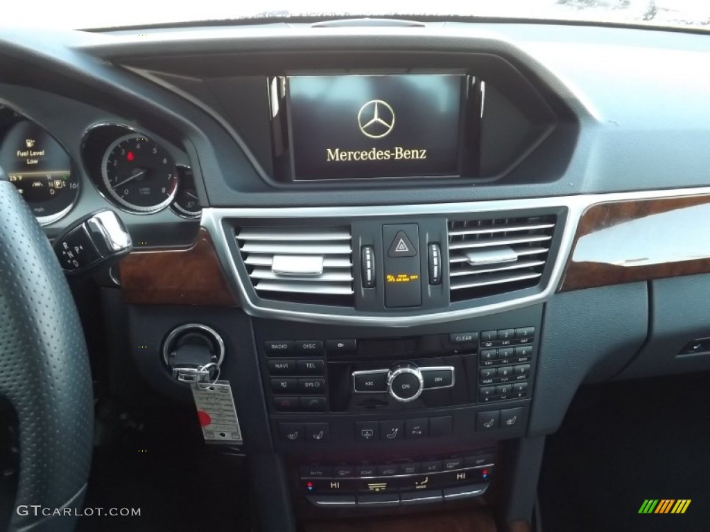 2013 Mercedes-Benz E 550 4Matic Sedan Controls Photos