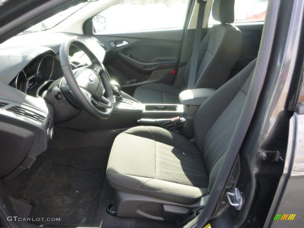 2015 Focus SE Hatchback - Magnetic Metallic / Charcoal Black photo #12