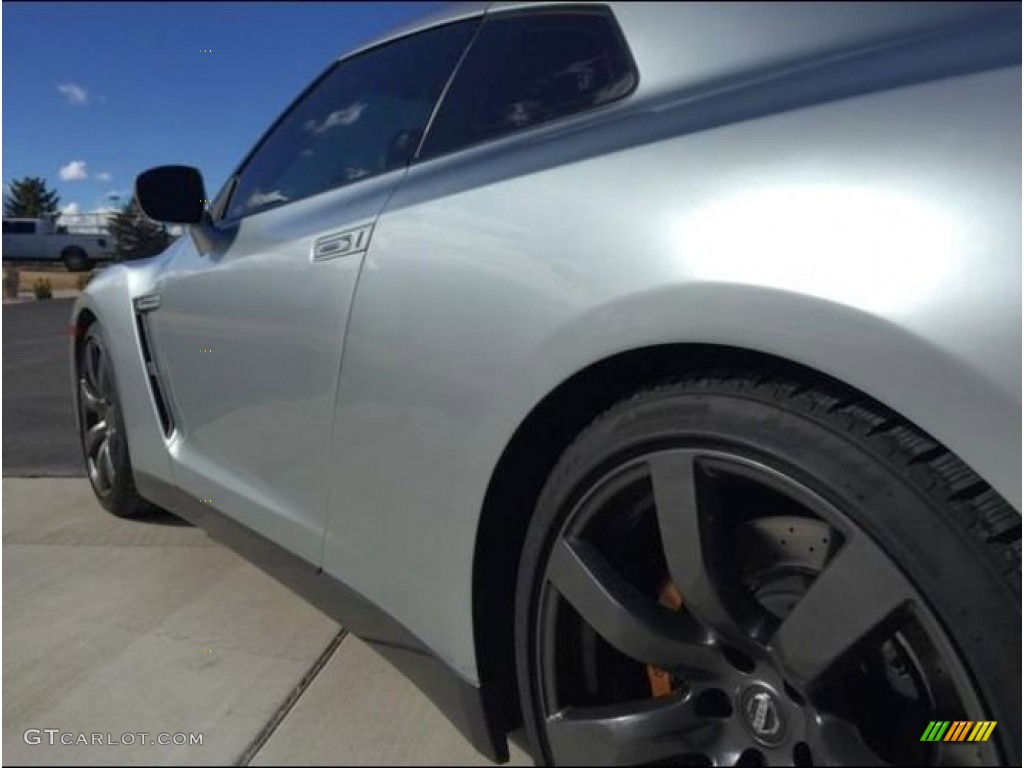2009 GT-R Premium - Super Silver Metallic / Black photo #9