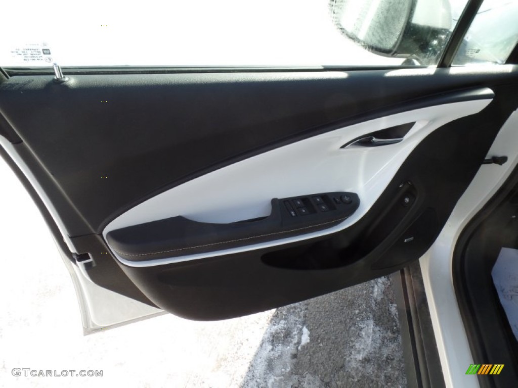 2012 Volt Hatchback - White Diamond Tricoat / Jet Black/Ceramic White Accents photo #22